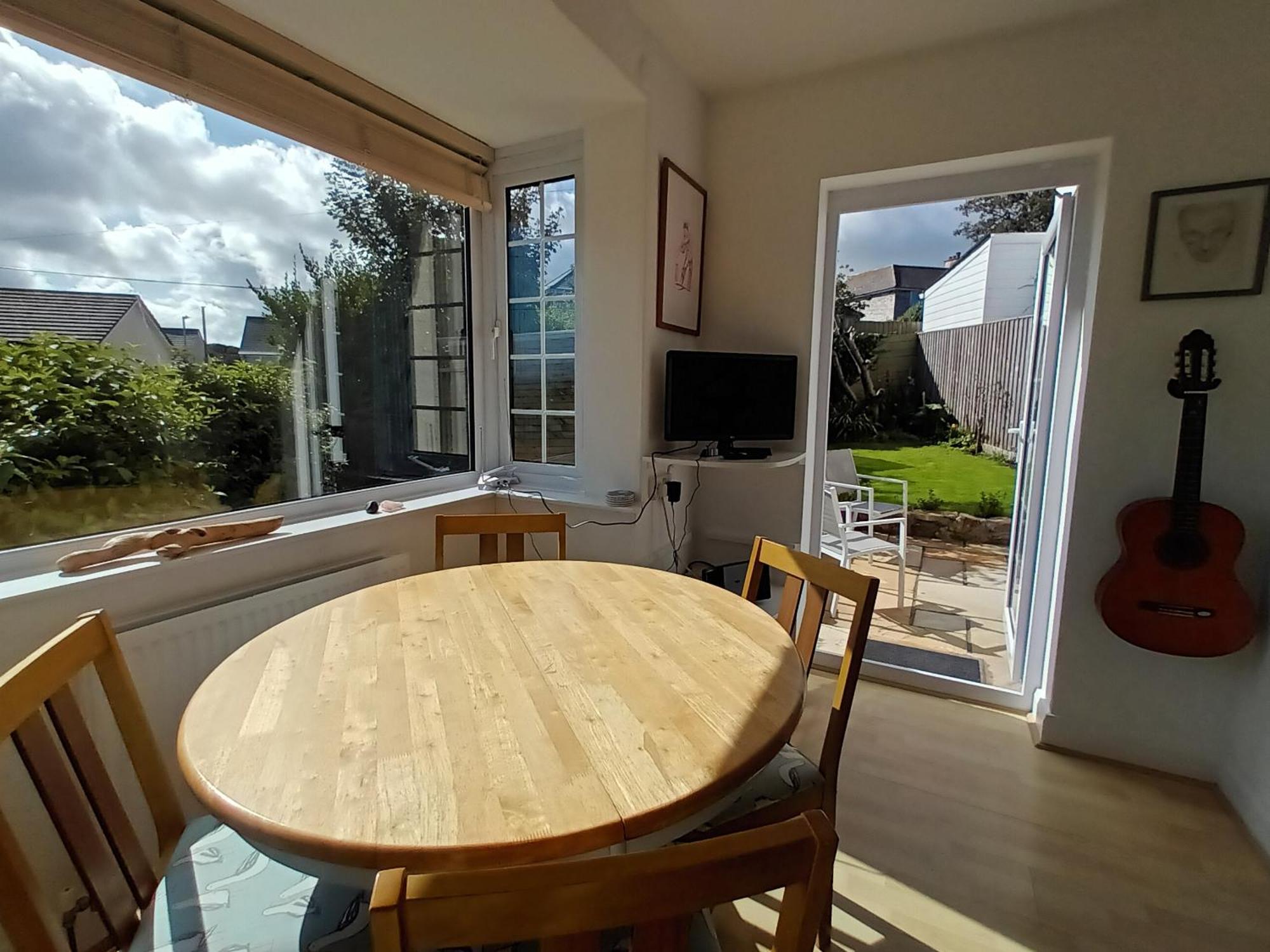 Sunrise! ~ 2 Bedrooms, Garden, Parking, Sea Views St Ives  Exterior photo